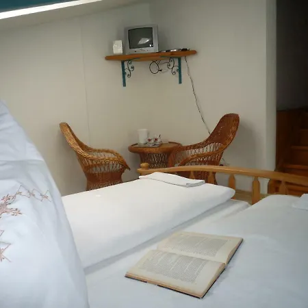 Biozertifiziertes Hoepfigheimer Hof Mit Wein-shop